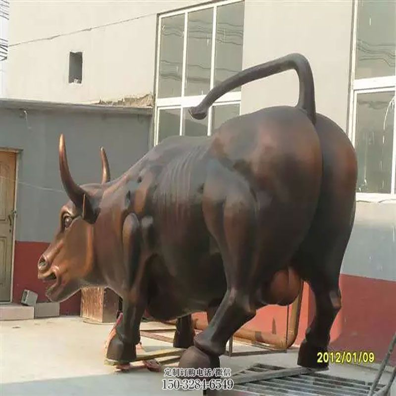 铜牛雕塑底座 广场雕塑供求 景观艺术动物雕塑承接